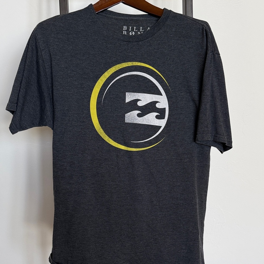 Billabong Men's Charcoal and Yellow Graphic Tee Large